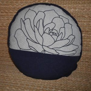 Round Cushion Cover with Pillow