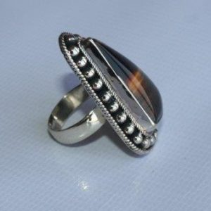 White Metal Akura with Stone Ring